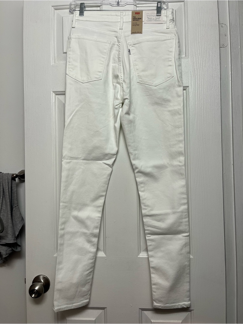 Levi's White High-Rise Skinny Jeans - Picture 2 of 3